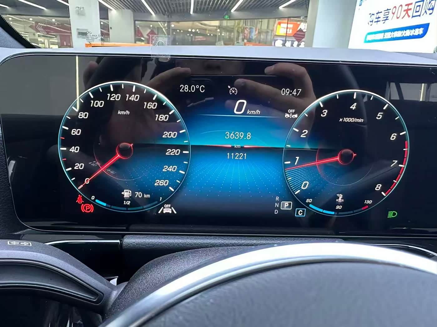 Mercedes-Benz GLA 2023 — Фото 11/14