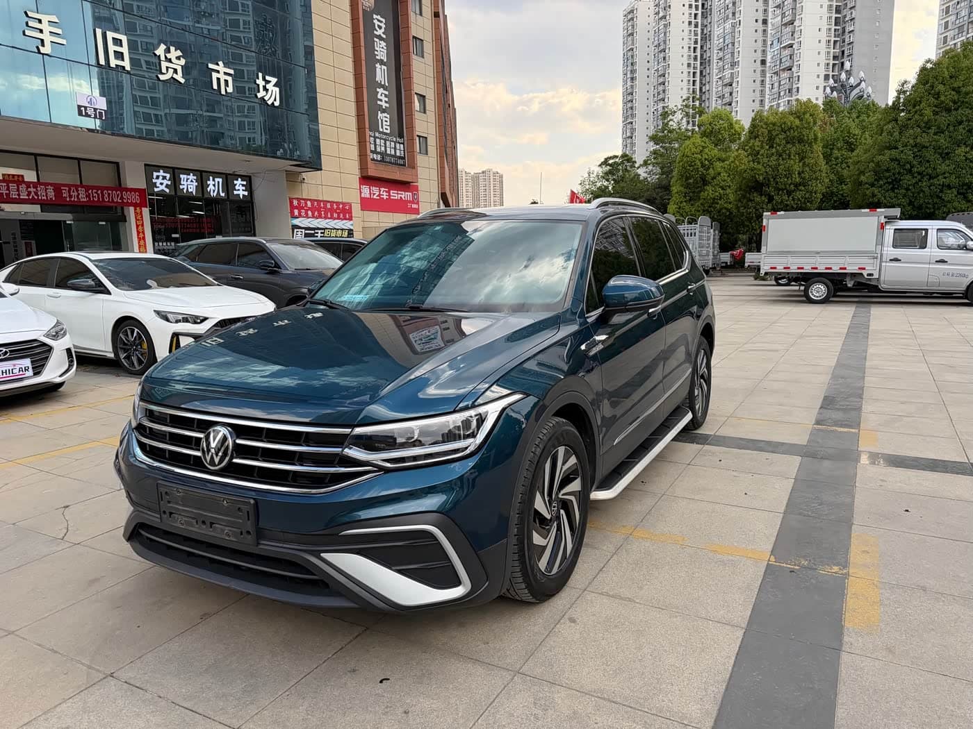 Volkswagen Tiguan L 2021 — Фото 1/12
