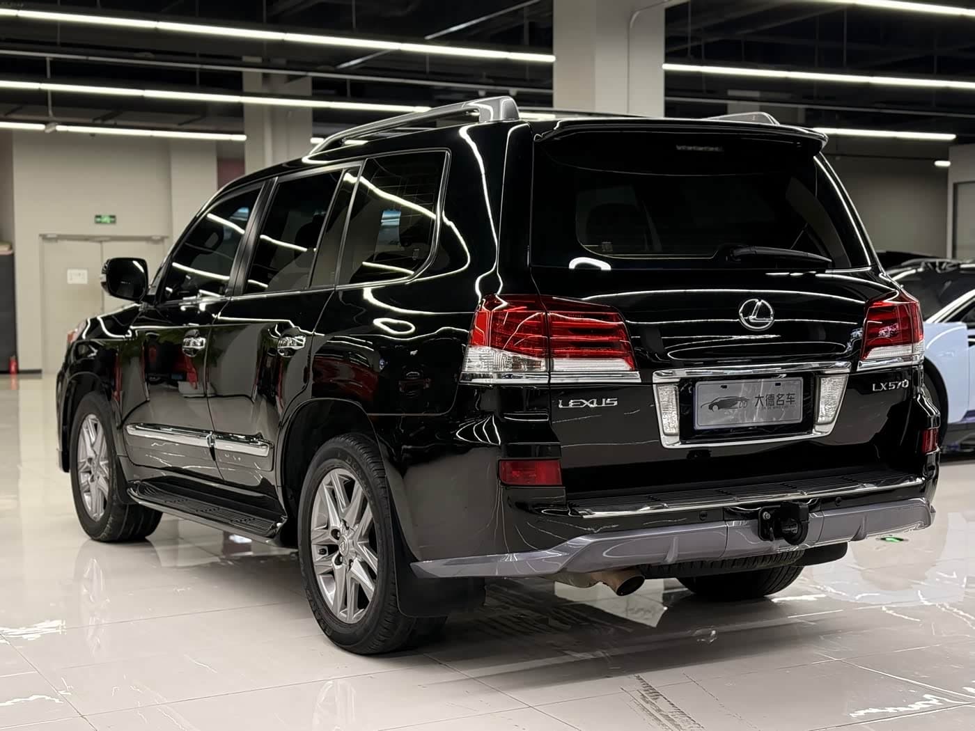Lexus LX 2014 — Фото 6/20