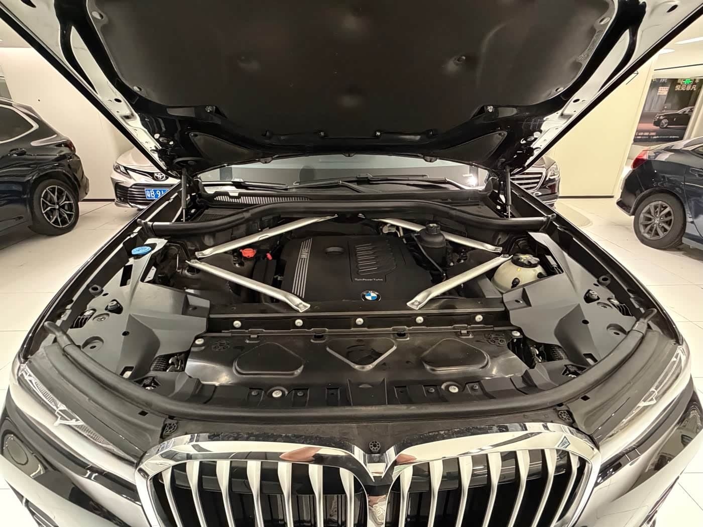 BMW X7 2022 — Фото 18/19