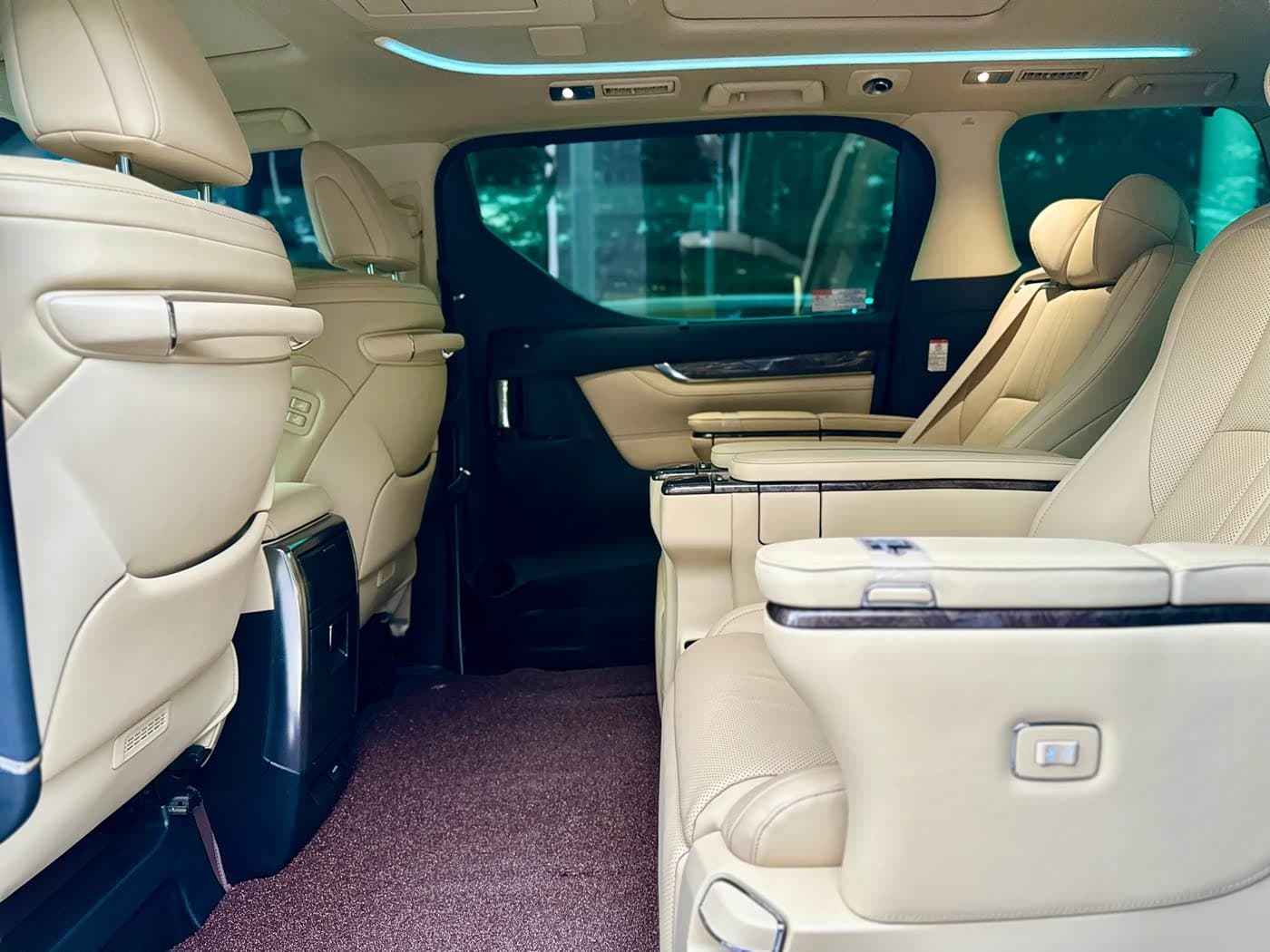 Toyota Alphard 2021 — Фото 9/14