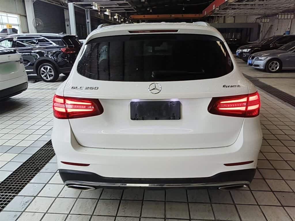 Mercedes-Benz GLC 2017 — Фото 6/20