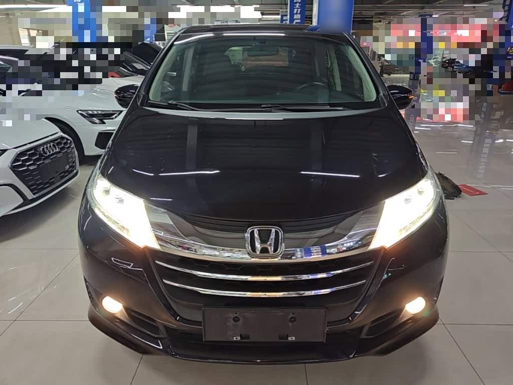 Honda Odyssey 2016 — Фото 3/20
