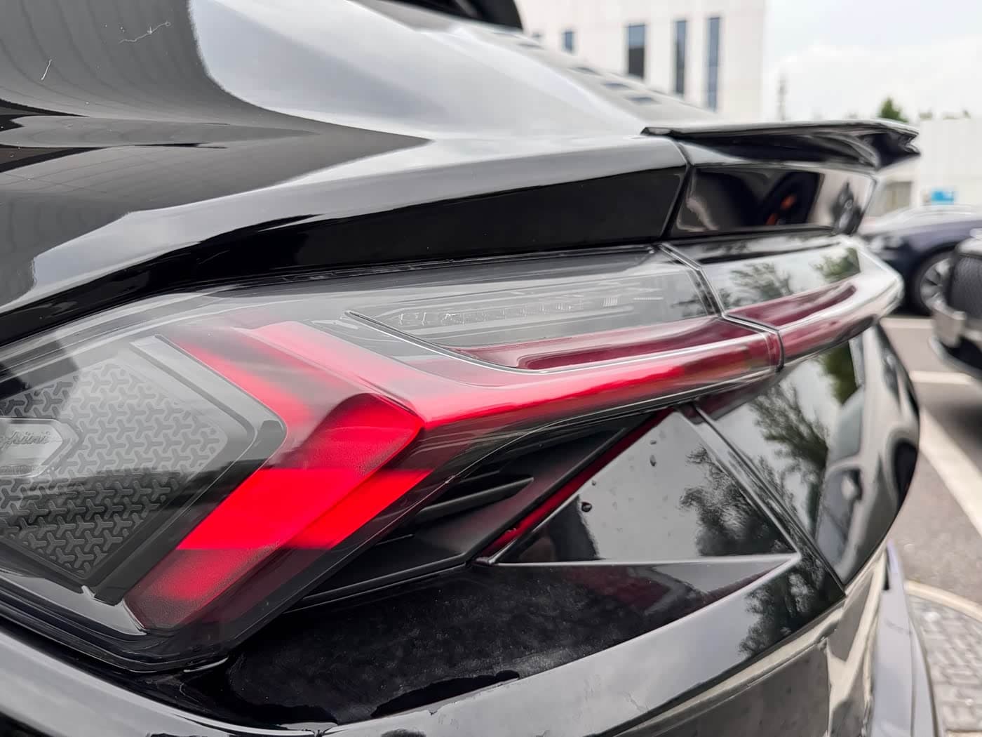 Lamborghini Urus 2023 — Фото 17/17