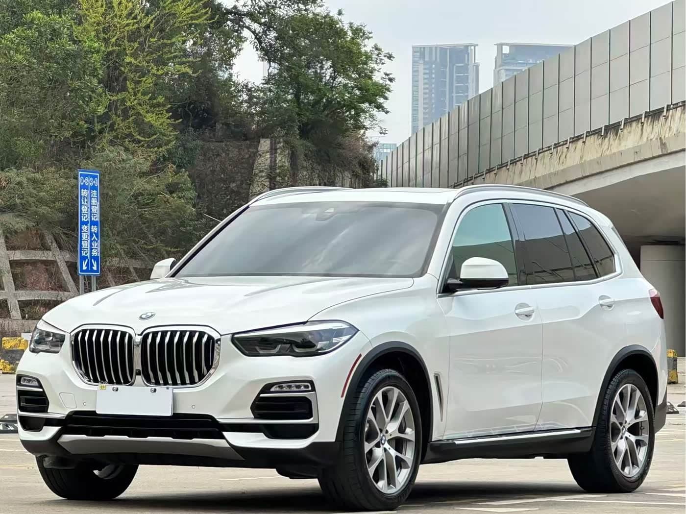 BMW X5 2020 — Фото 1/17