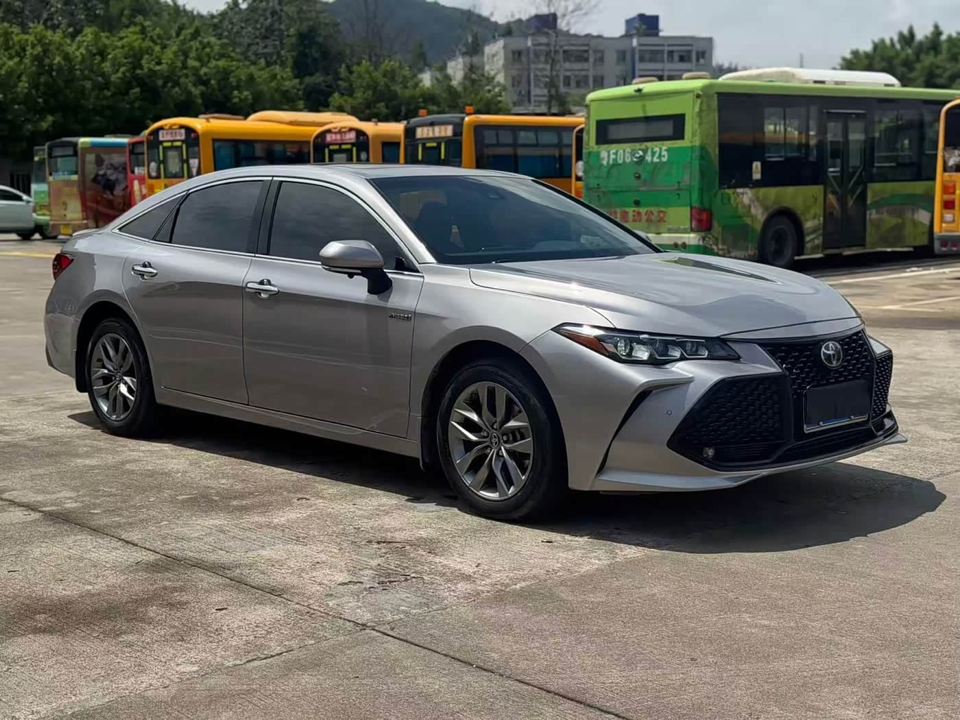 Toyota Avalon 2022 — Фото 3/9