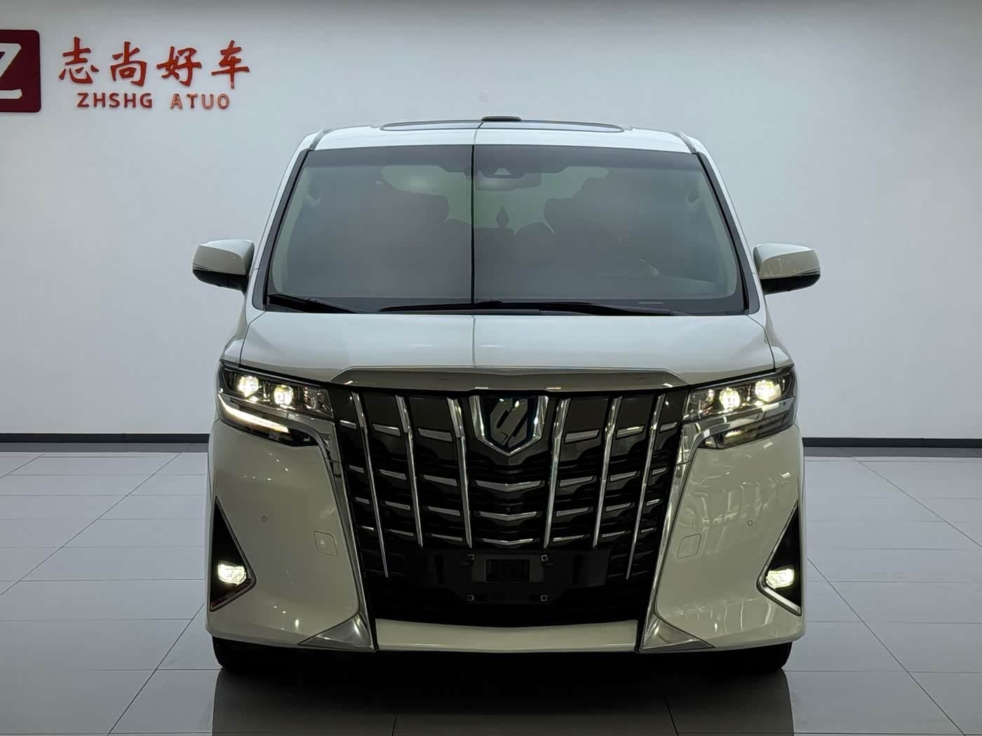 Toyota Alphard 2021 — Фото 2/17