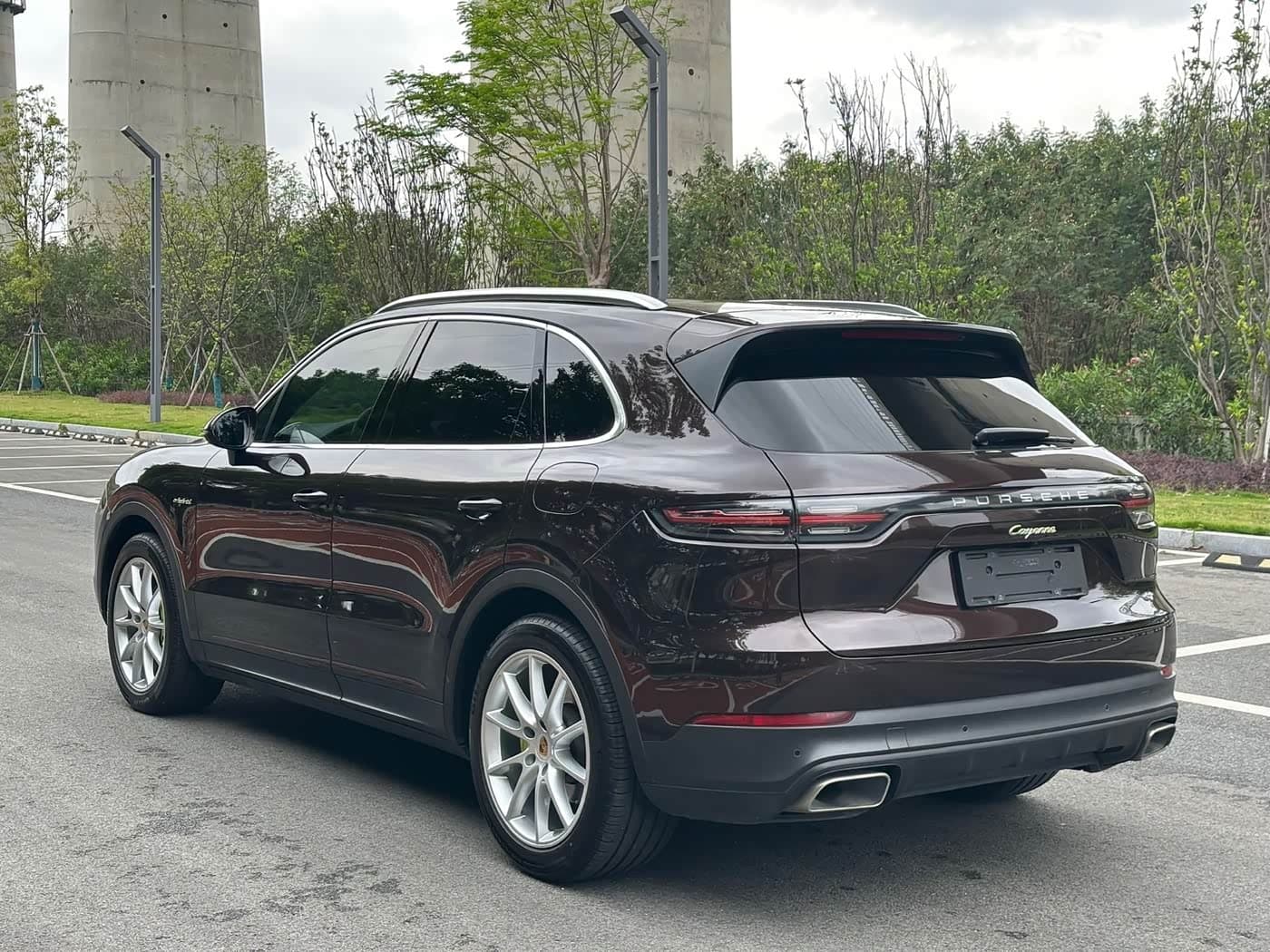 Porsche Cayenne New Energy 2021 — Фото 9/10