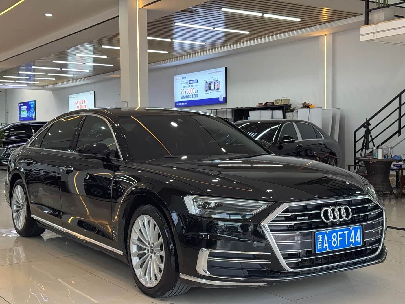 Audi A8 2019 — Фото 3/10