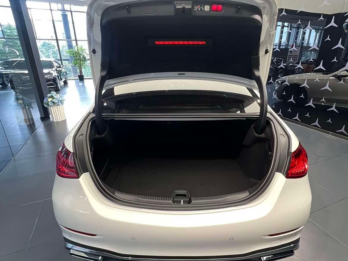 Mercedes-Benz C-Class 2024 — Фото 14/18