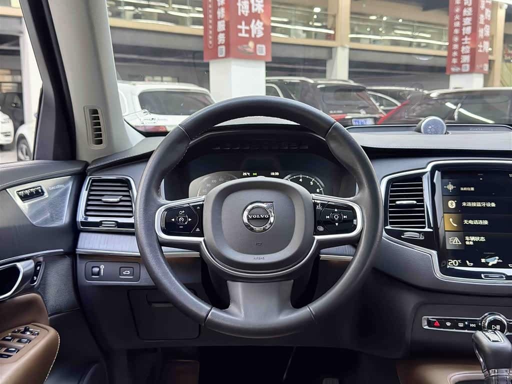 Volvo XC90 2019 — Фото 13/17
