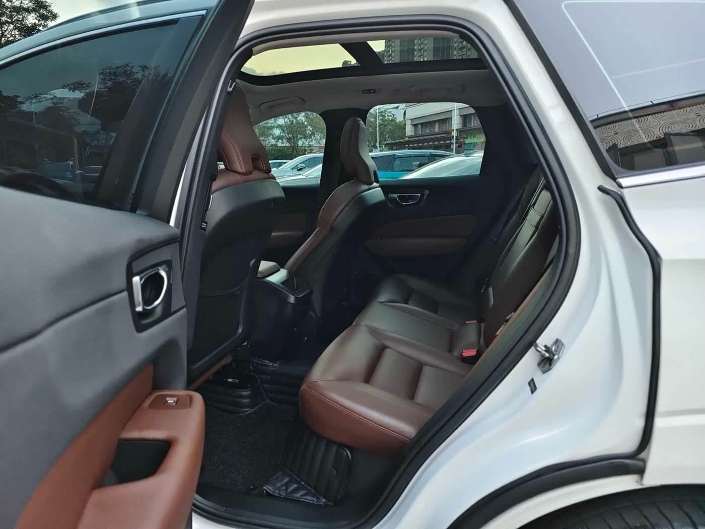 Volvo XC60 2020 — Фото 12/20