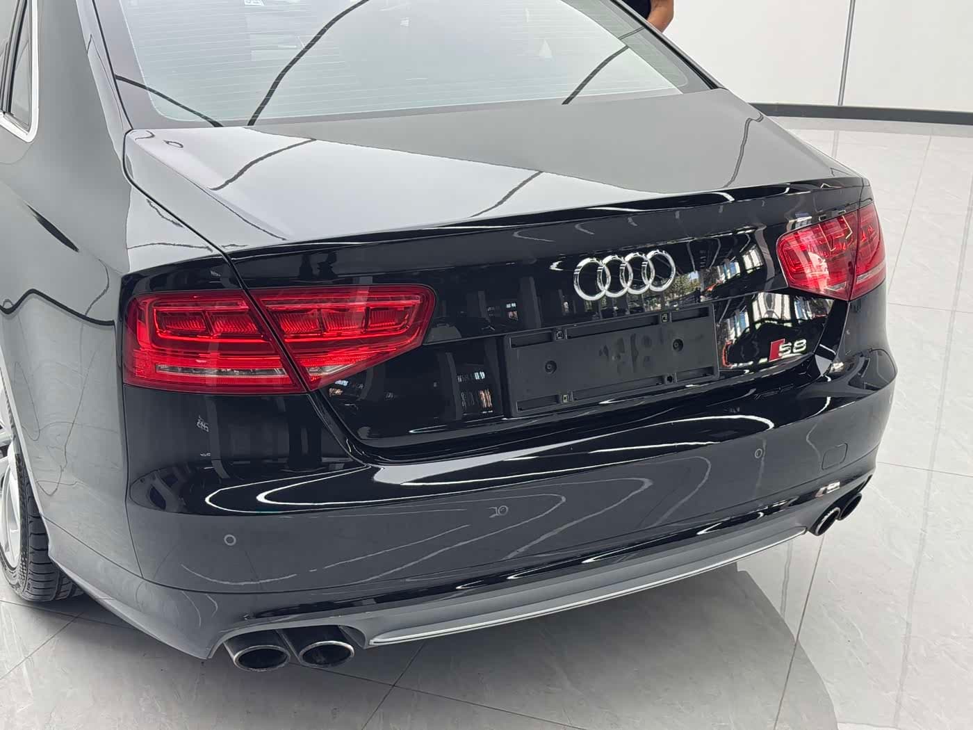 Audi S8 2014 — Фото 4/9