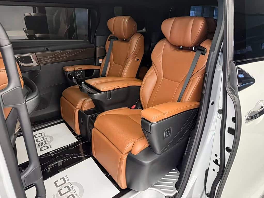 Toyota Alphard 2024 — Фото 10/15