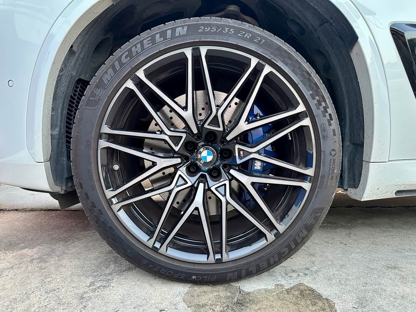 BMW X5 M 2025 — Фото 18/20