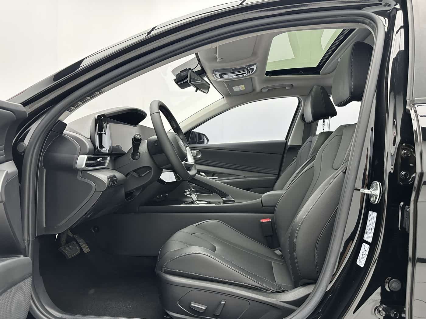 Hyundai Elantra 2022 — Фото 5/18
