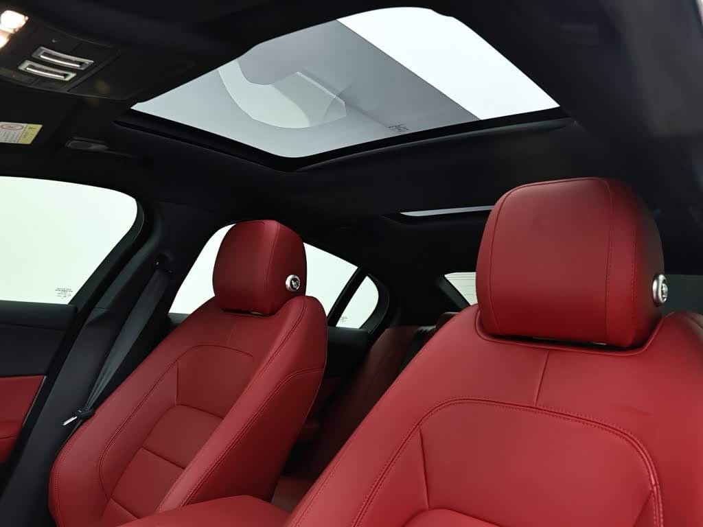 Jaguar XEL 2025 — Фото 13/19