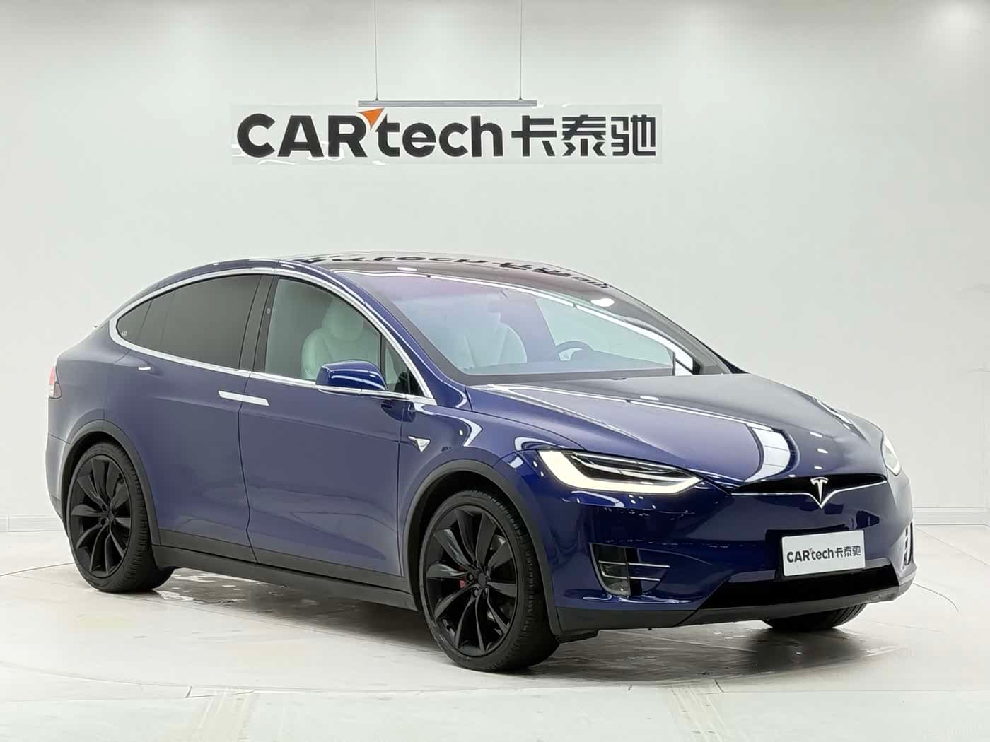 Tesla Model X 2020 — Фото 3/20