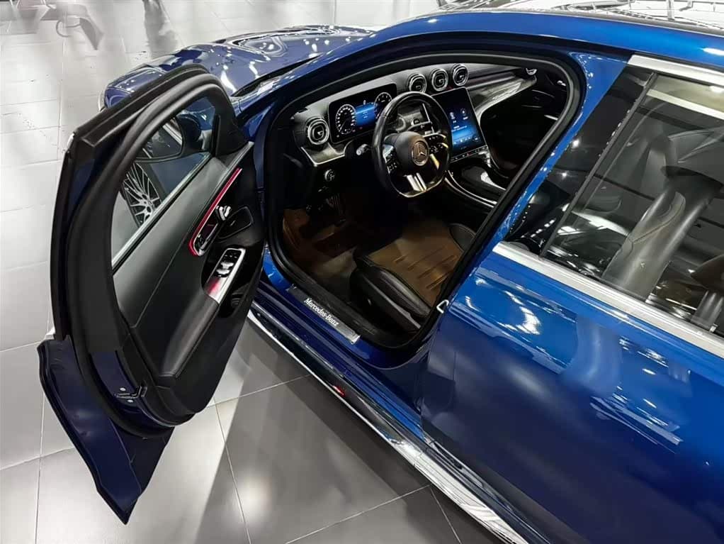 Mercedes-Benz C-Class 2023 — Фото 13/20