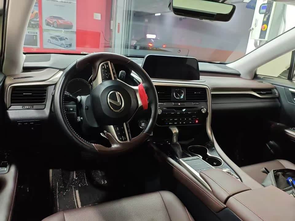 Lexus RX 2021 — Фото 7/8