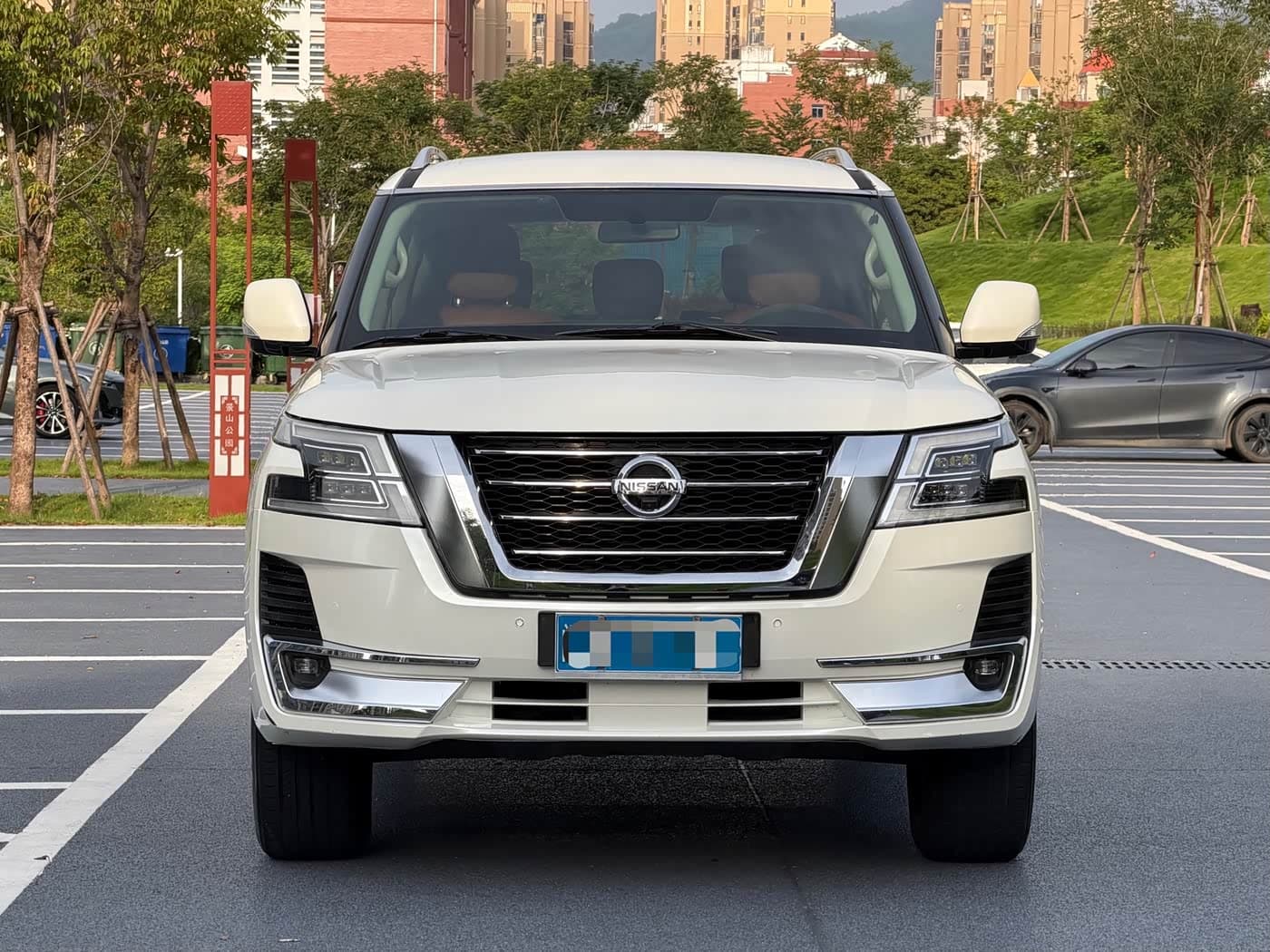 Nissan Patrol 2019 — Фото 2/13