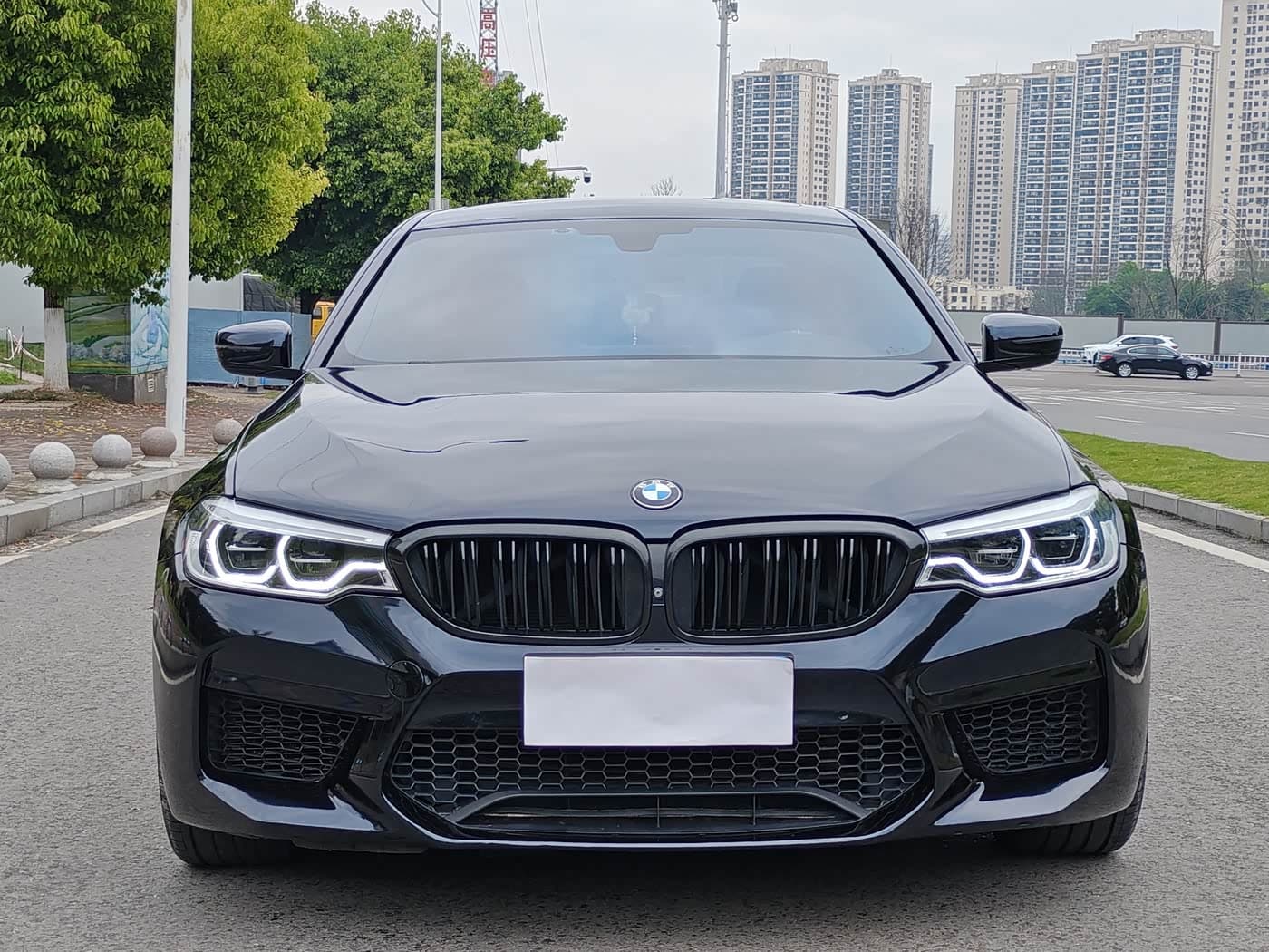 BMW 5 Series 2019 — Фото 2/18