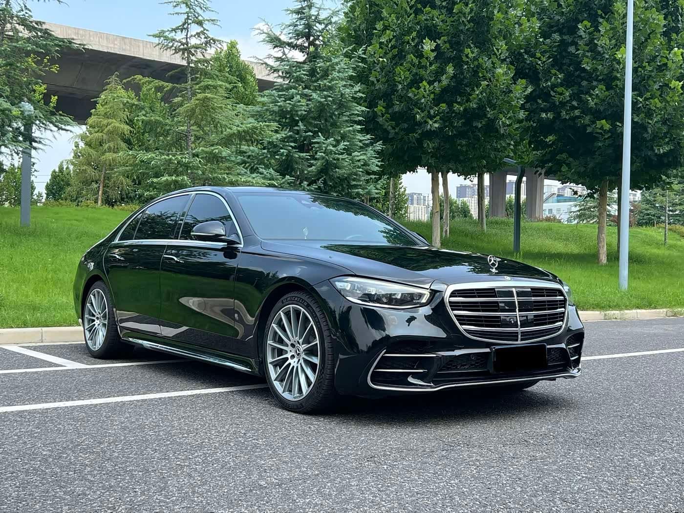 Mercedes-Benz S-Class 2023 — Фото 2/9