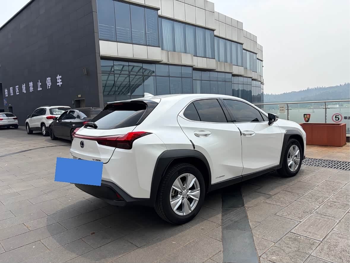 Lexus UX 2022 — Фото 5/18