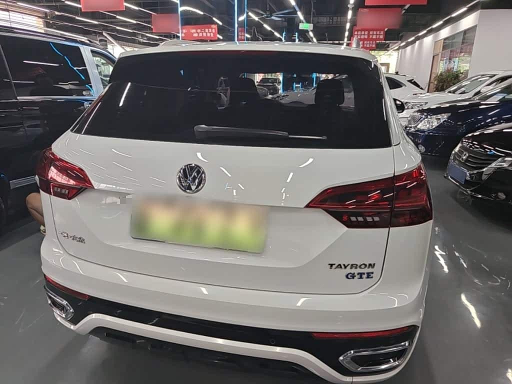 Volkswagen Tayron GTE Plug-in Hybrid 2021 — Фото 6/20