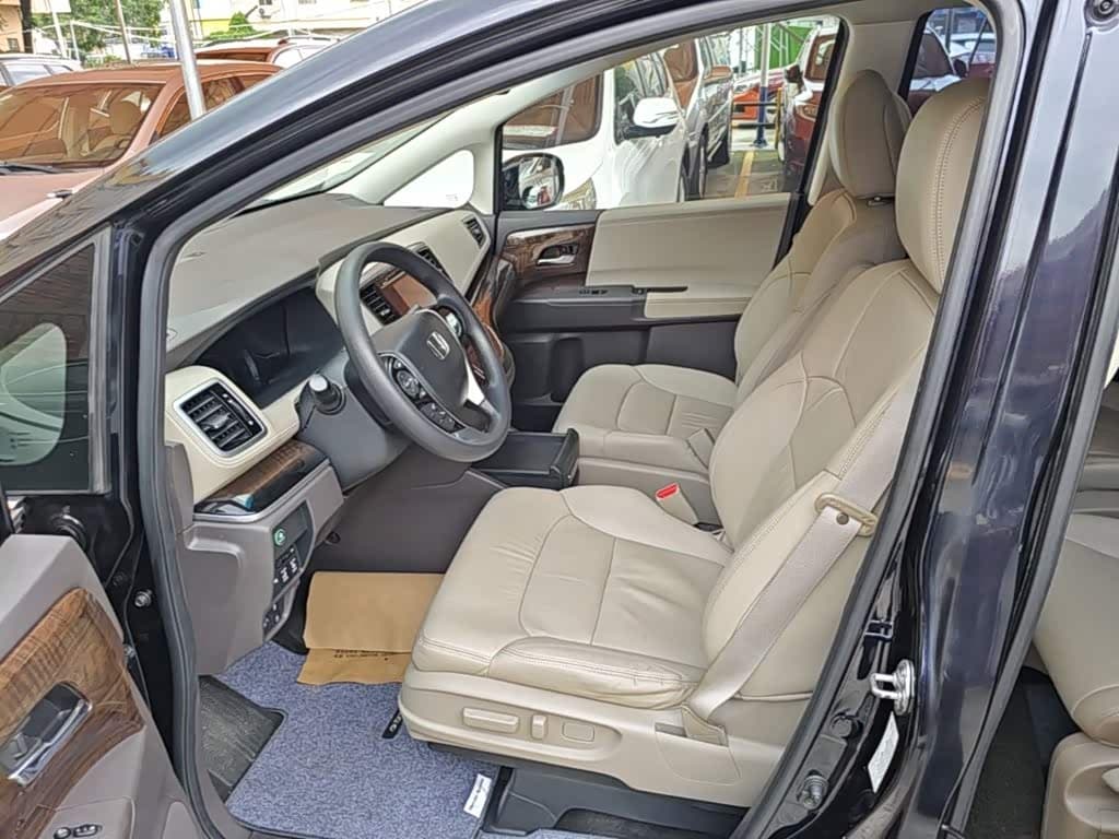 Honda Odyssey 2016 — Фото 15/20
