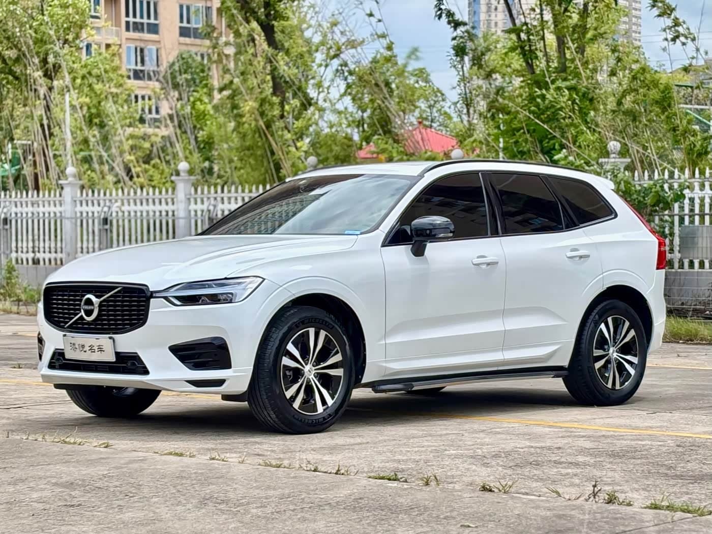 Volvo XC60 2020 — Фото 2/17