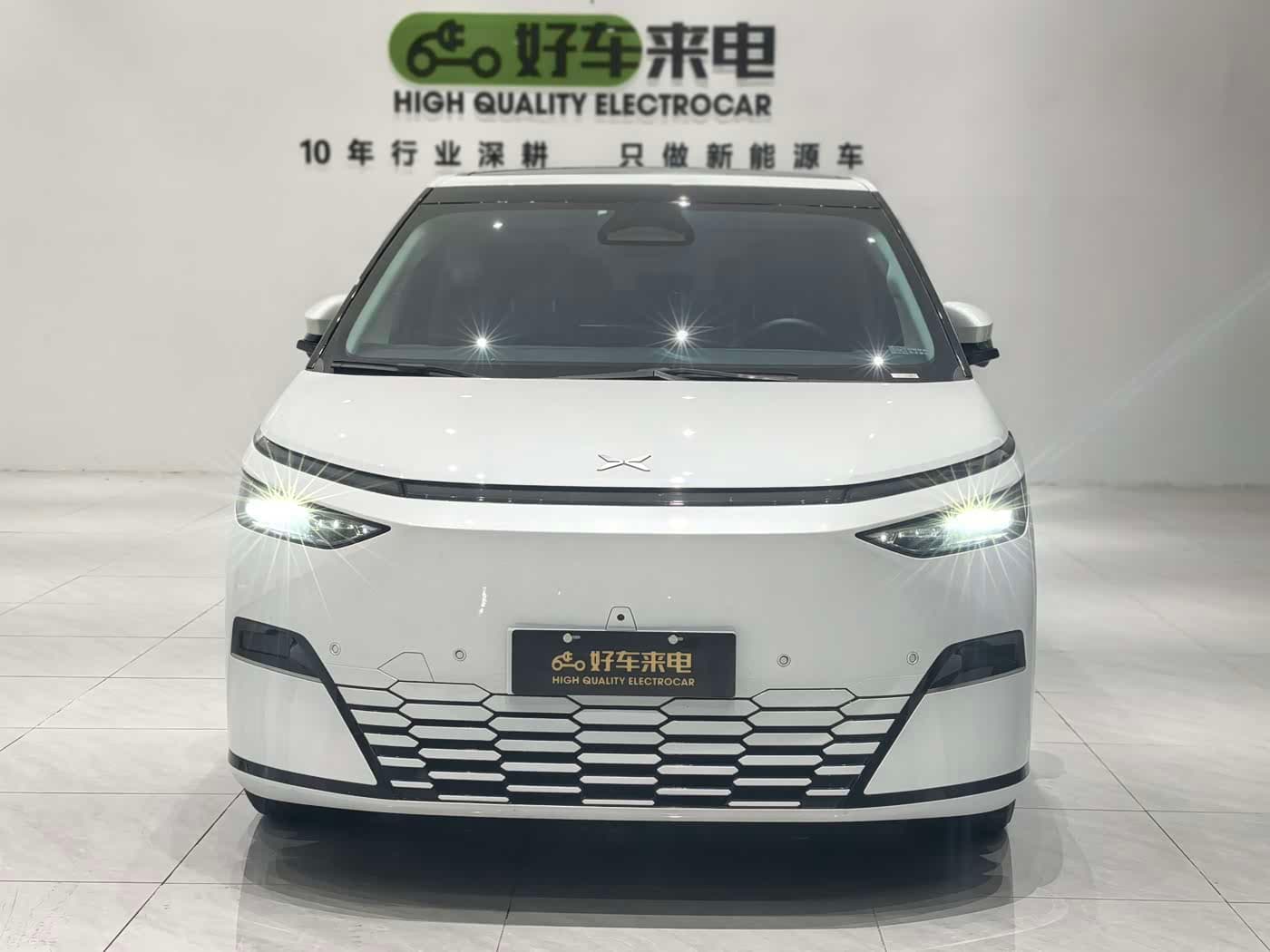 XPeng X9 2024 — Фото 2/15