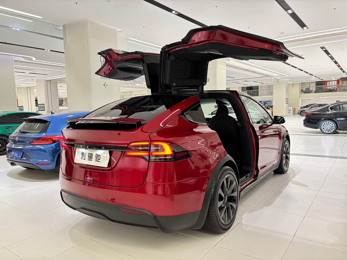 Tesla Model X 2023 — Фото 4/20