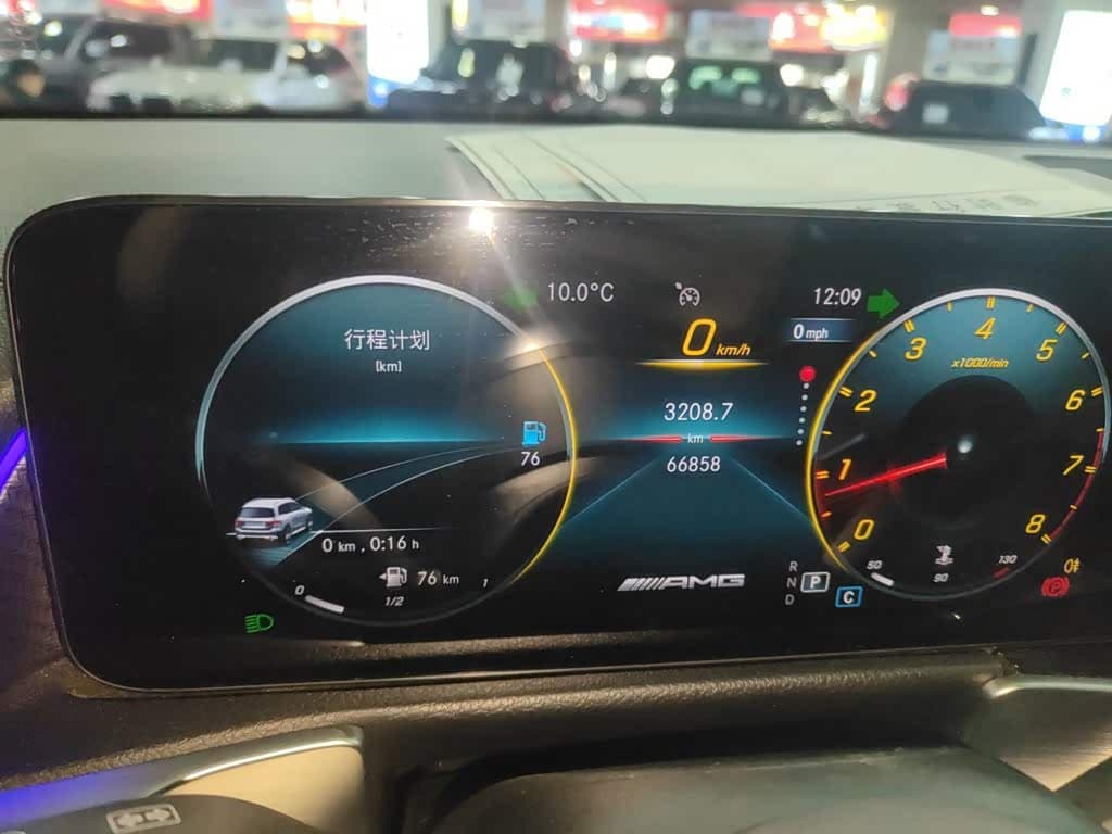 Mercedes-Benz GLB AMG 2022 — Фото 9/20