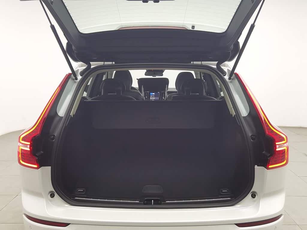 Volvo XC60 2018 — Фото 16/20
