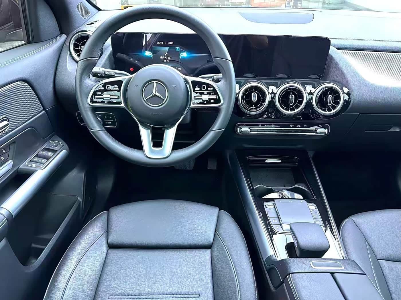 Mercedes-Benz GLA 2023 — Фото 7/14