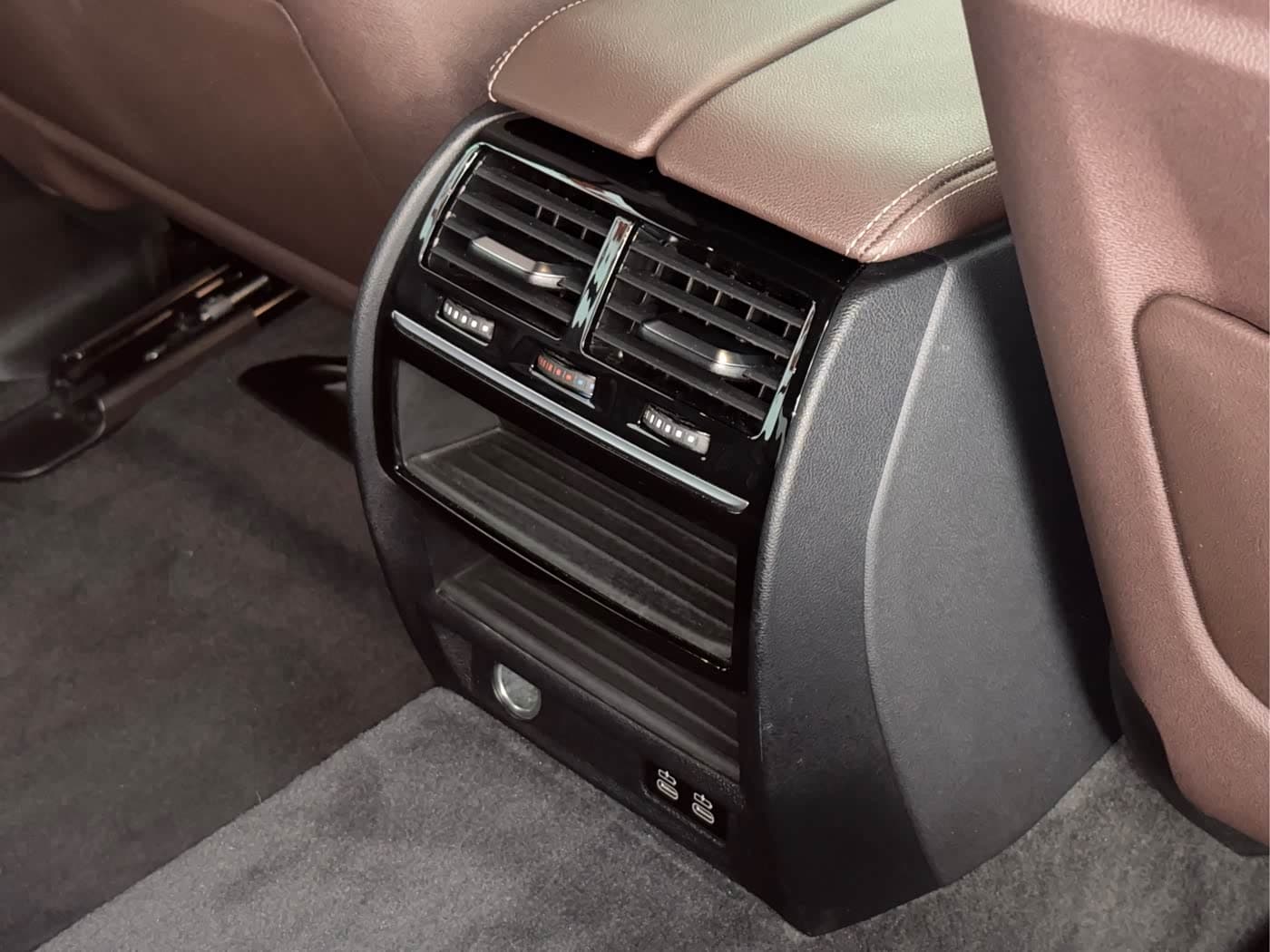 BMW 5 Series New Energy 2022 — Фото 13/20