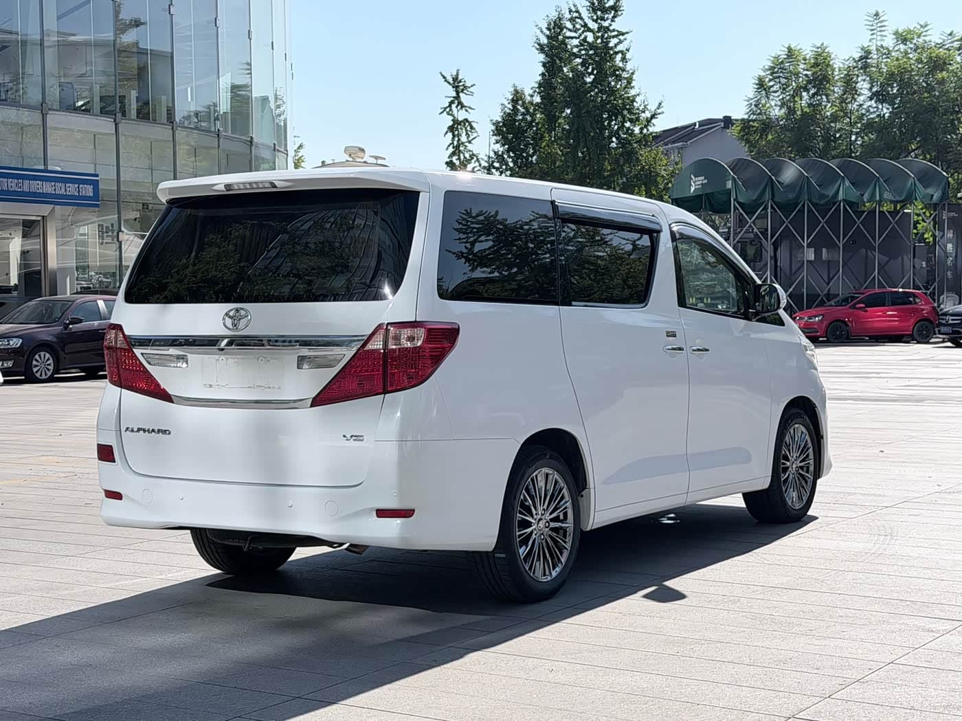 Toyota Alphard 2012 — Фото 5/13