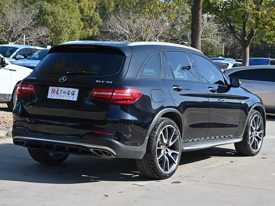 Mercedes-Benz GLC AMG 2019 — Фото 7/20