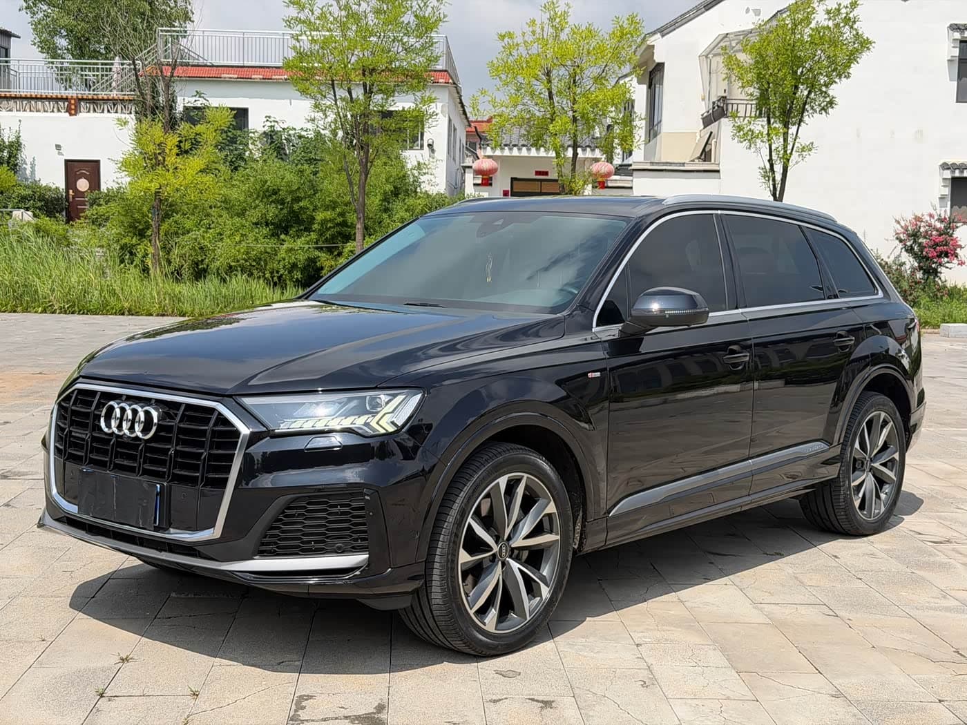 Audi Q7 2021 — Фото 1/15