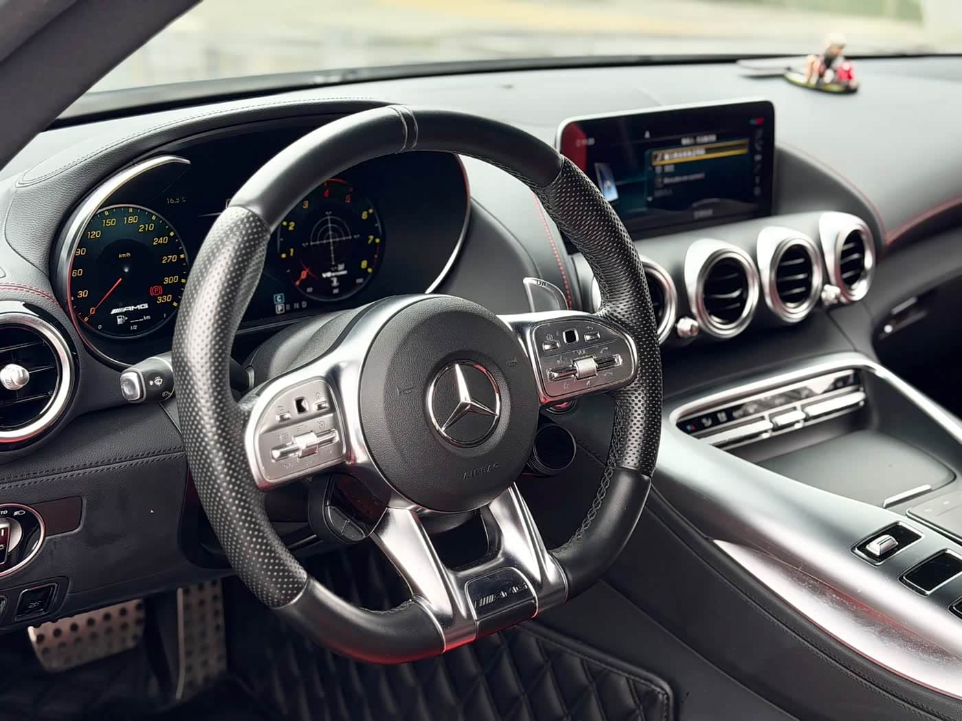 Mercedes-Benz AMG GT 2022 — Фото 7/9
