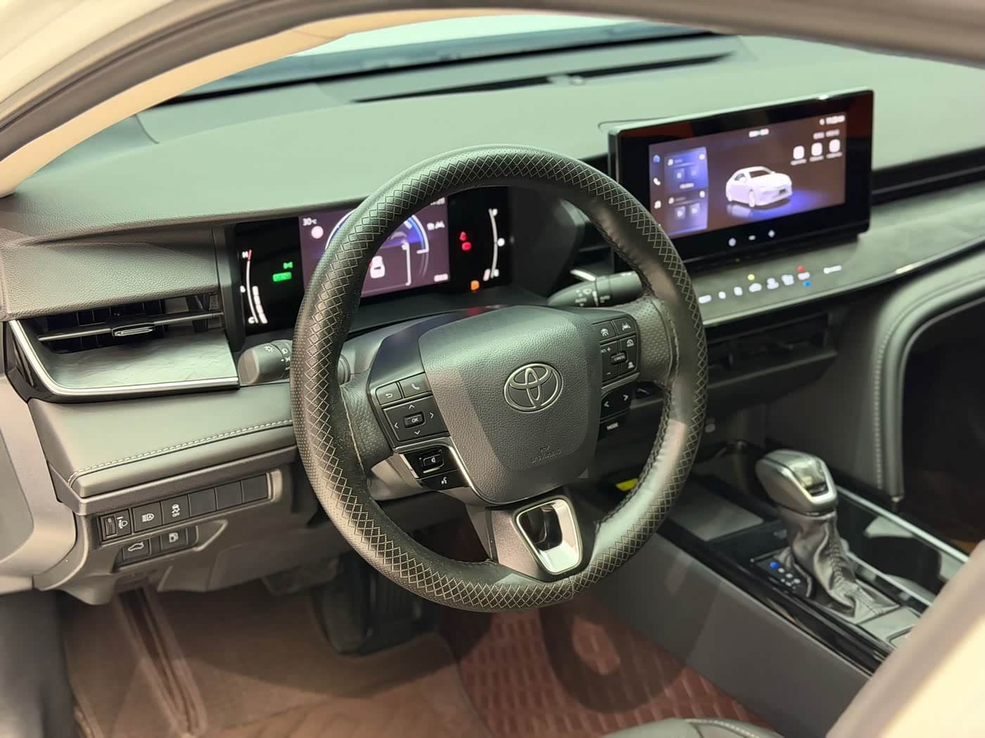 Toyota Camry 2025 — Фото 9/17