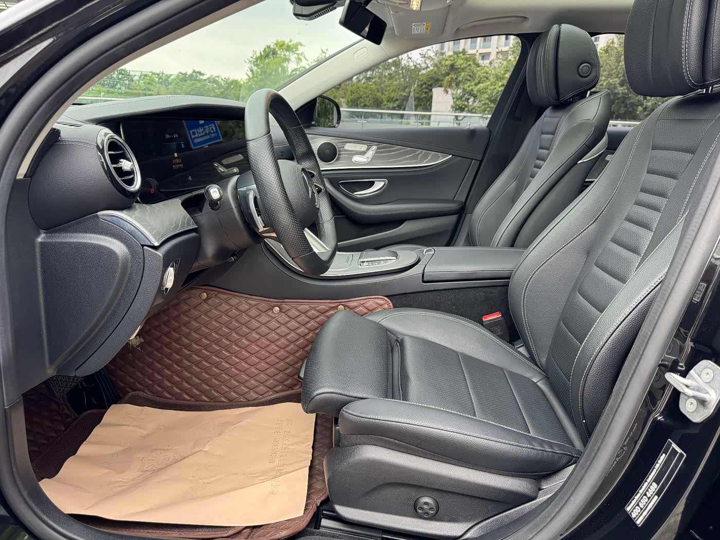 Mercedes-Benz E-Class 2022 — Фото 8/20