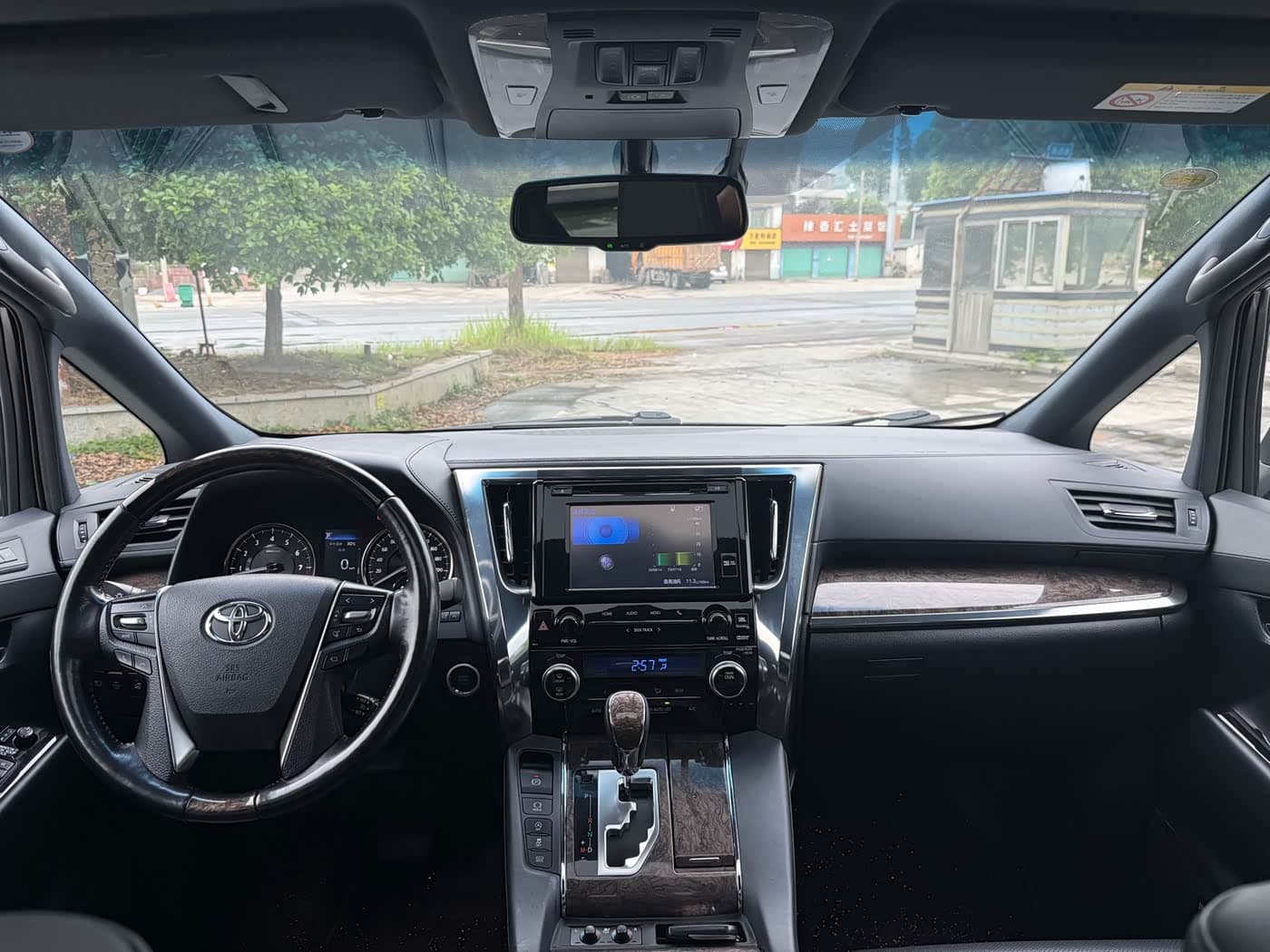 Toyota Alphard 2018 — Фото 13/13