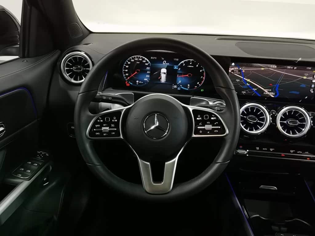 Mercedes-Benz GLB 2021 — Фото 11/20