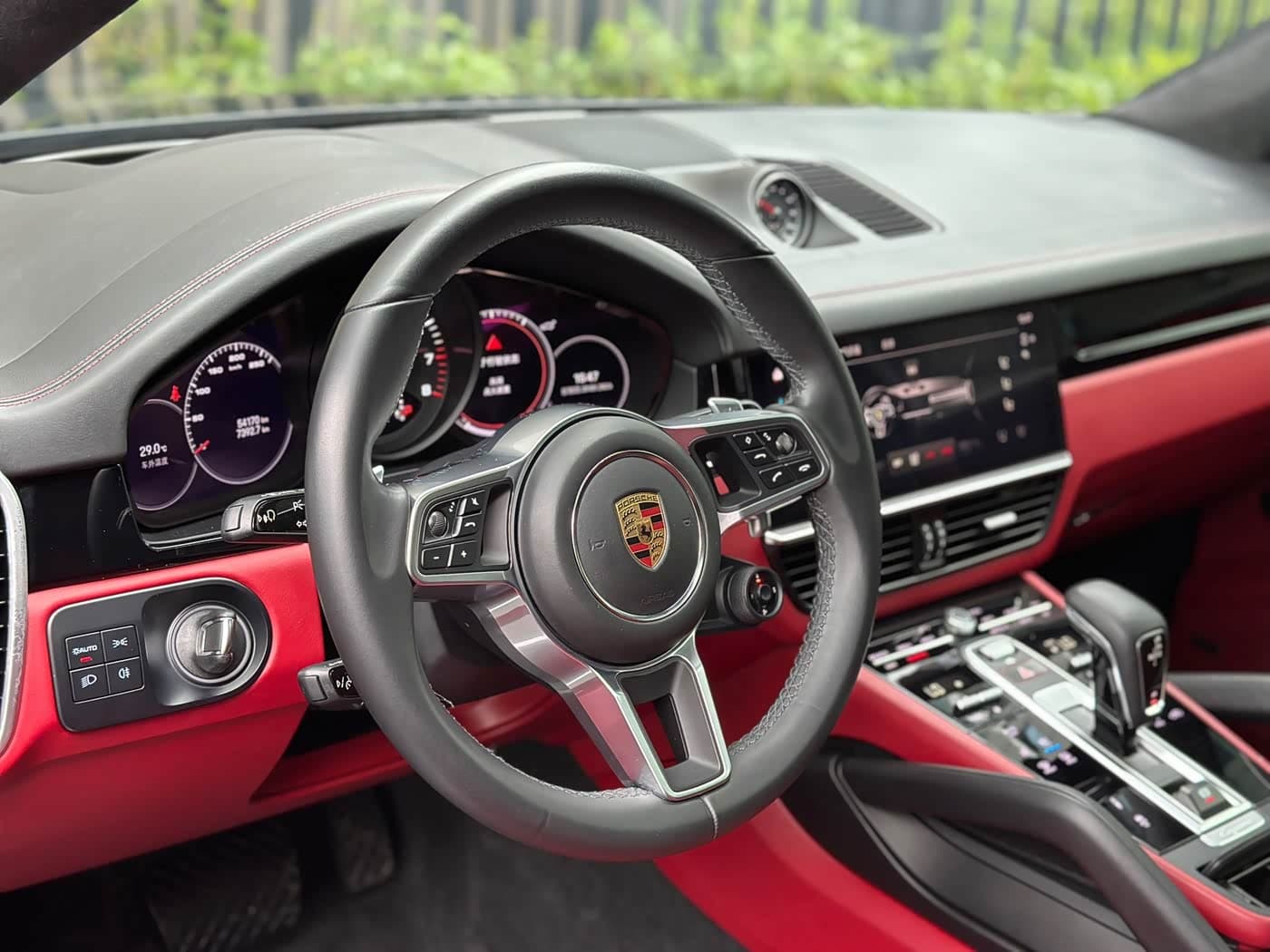 Porsche Cayenne 2022 — Фото 12/17