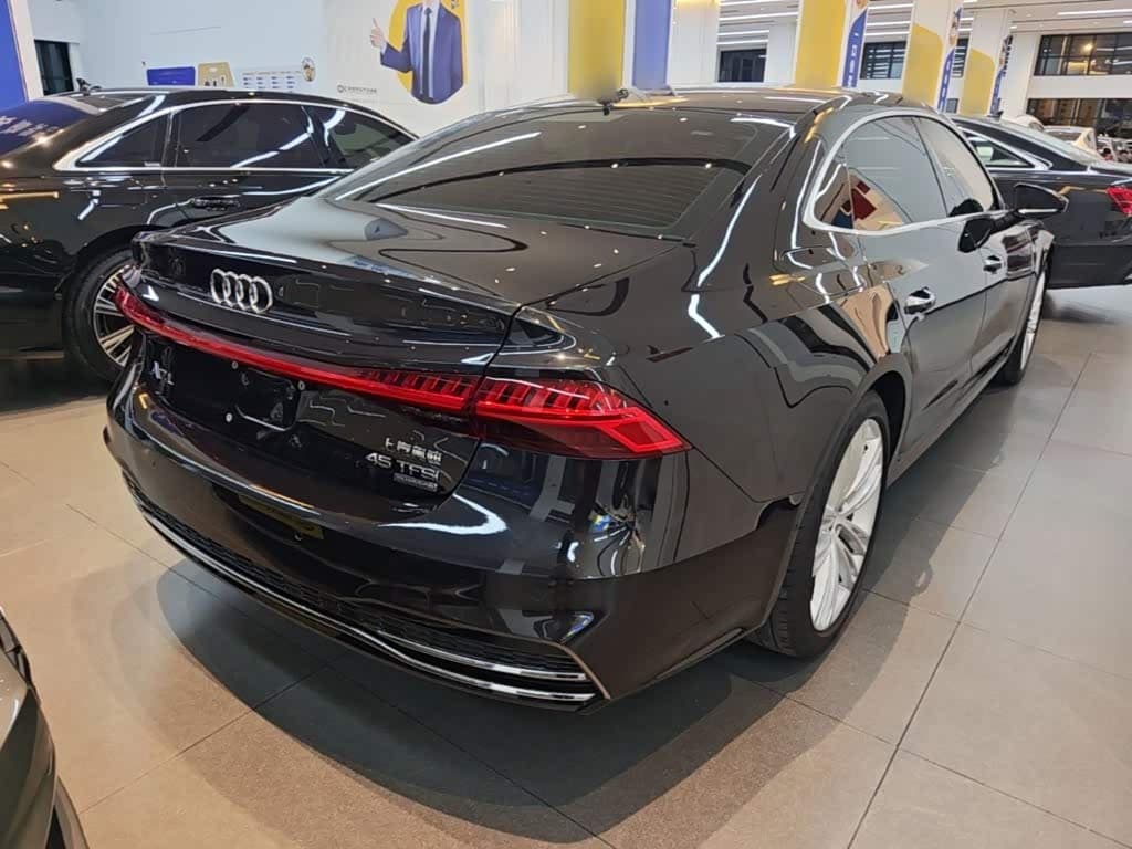 Audi A7L 2024 — Фото 7/20
