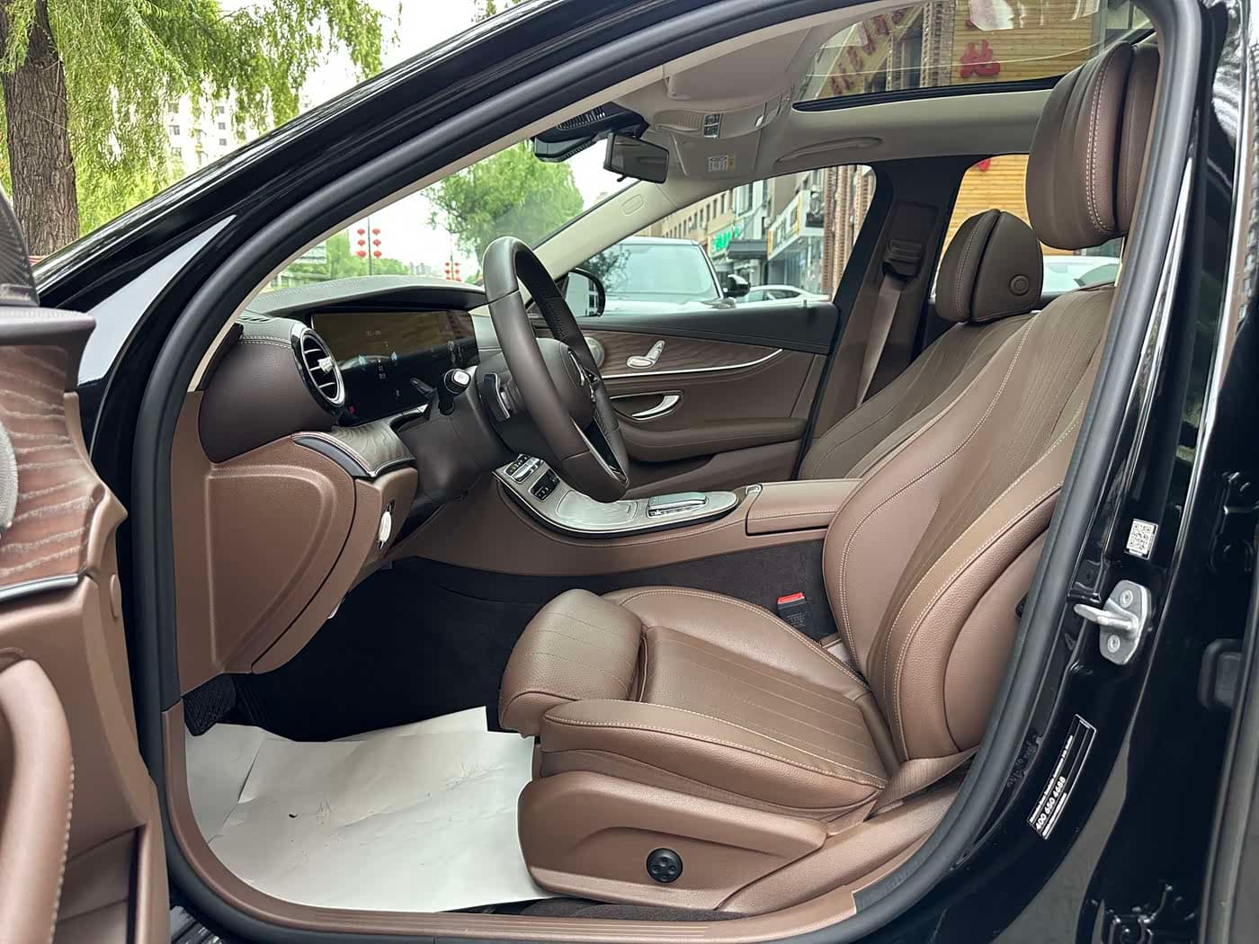 Mercedes-Benz E-Class 2023 — Фото 9/17