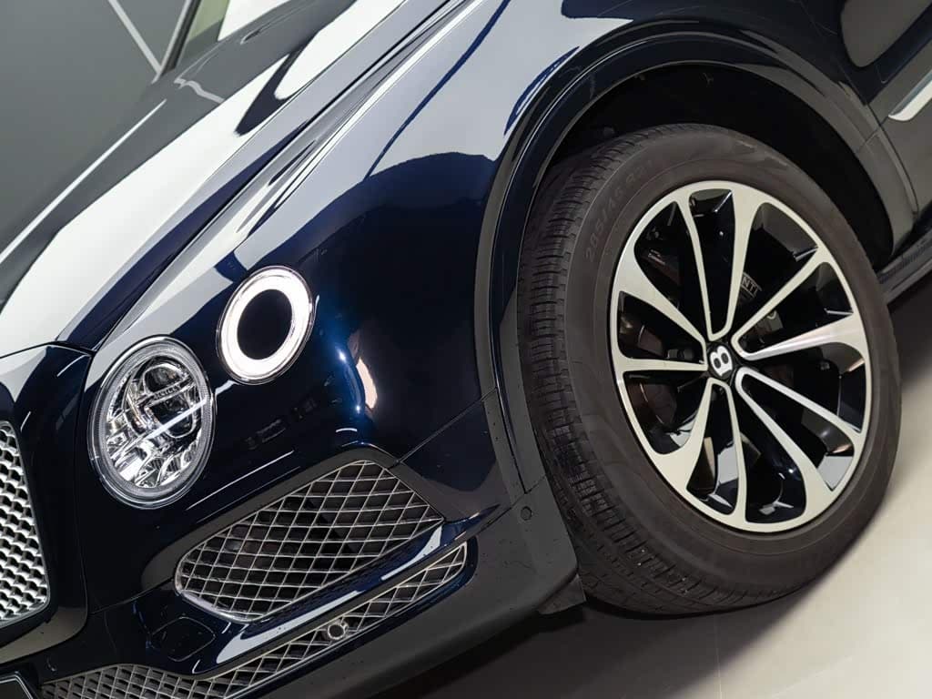 Bentley Bentayga 2020 — Фото 2/18