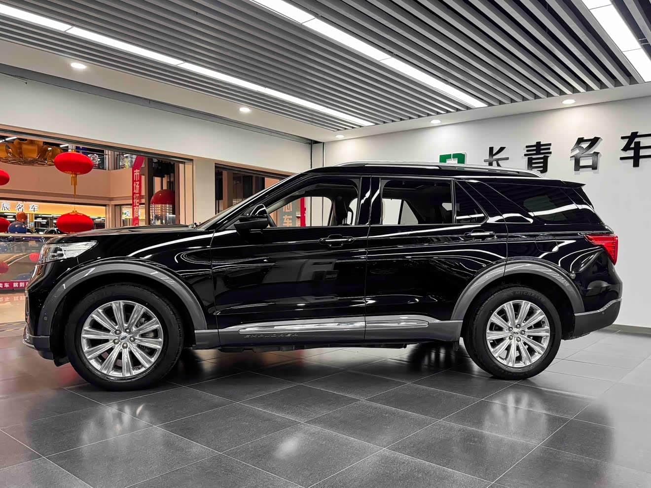 Ford Explorer 2021 — Фото 3/9